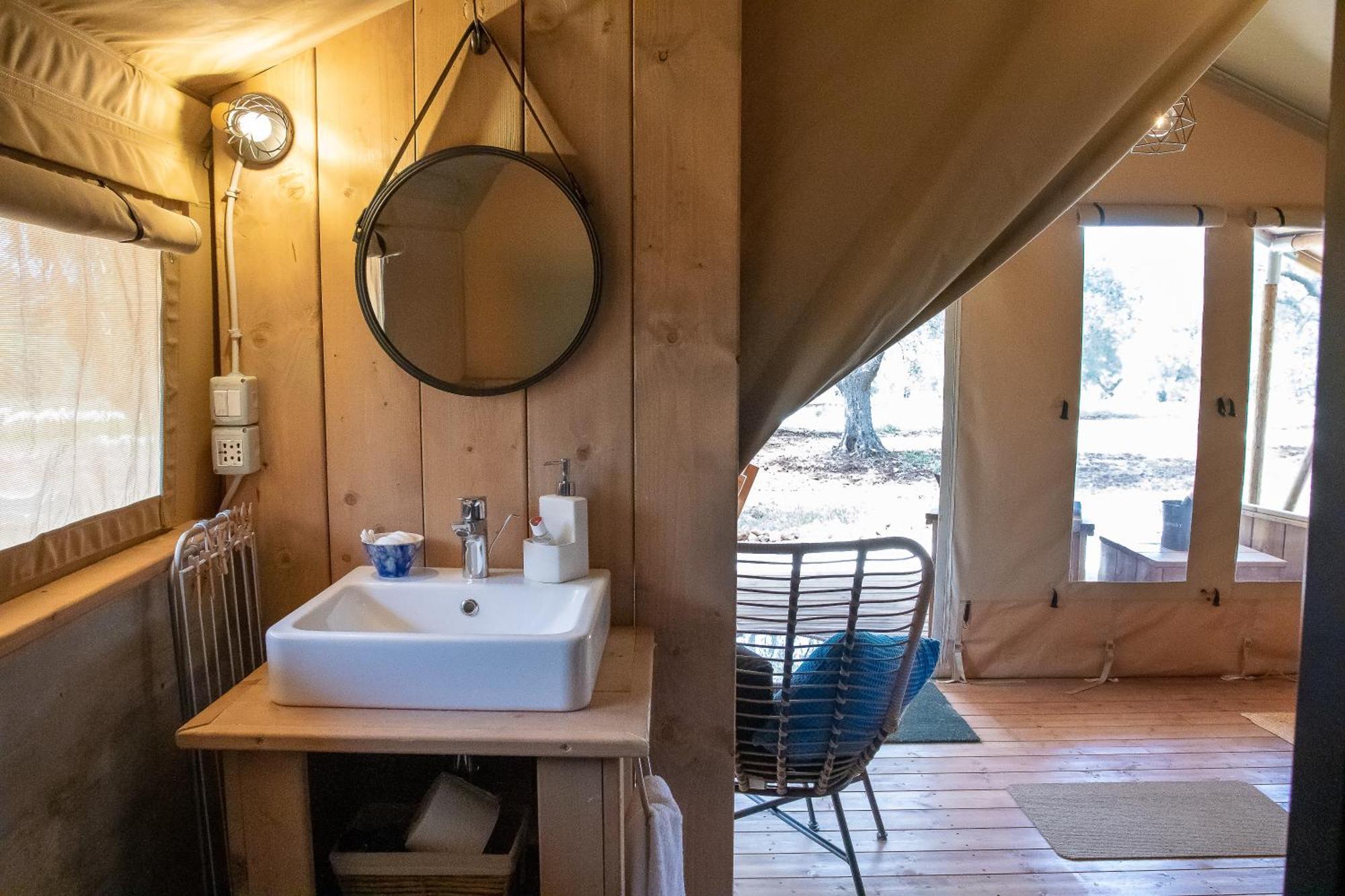 Domus Olea Glamping Hotel Ceglie Messapica Luaran gambar