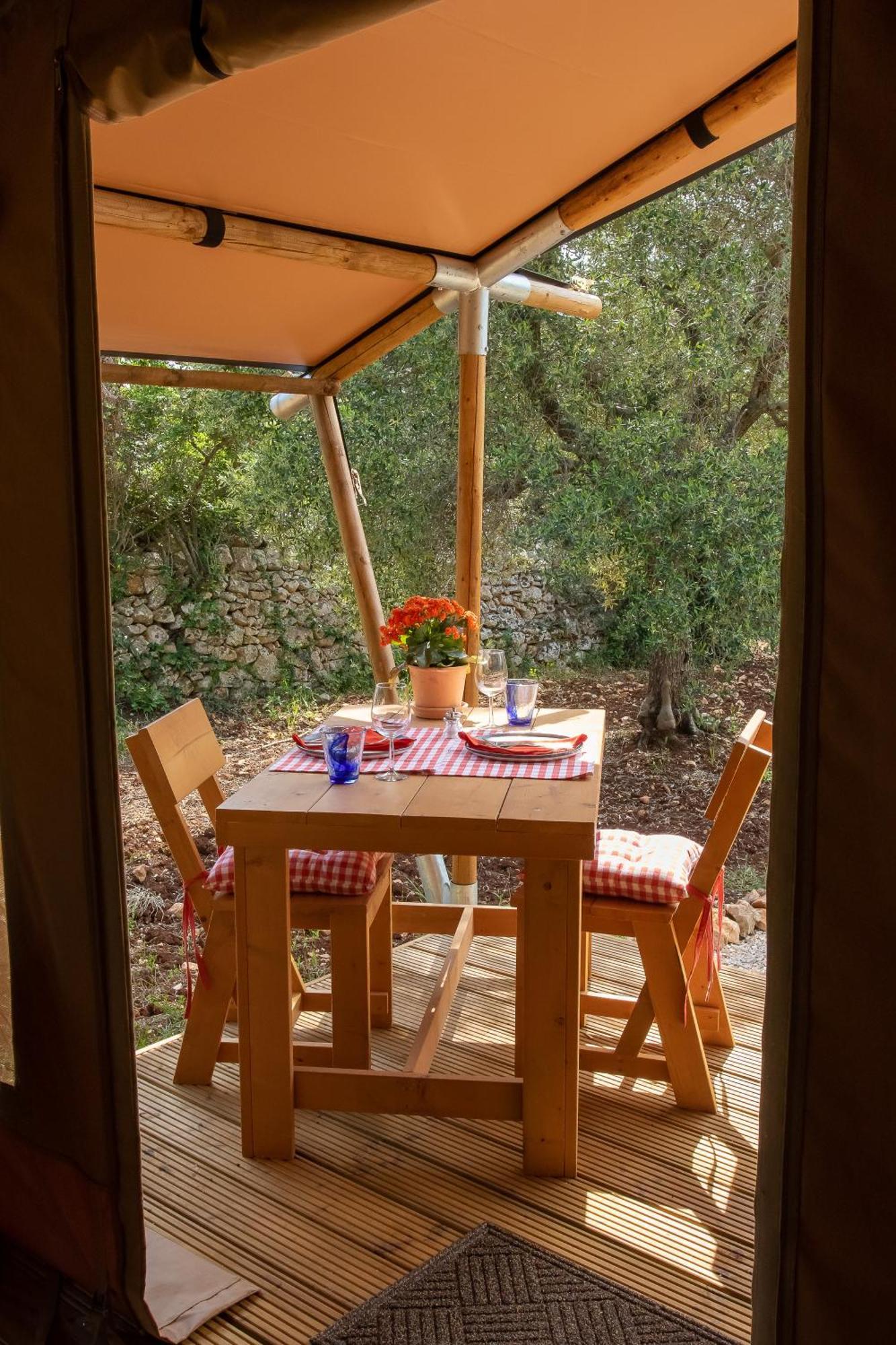 Domus Olea Glamping Hotel Ceglie Messapica Luaran gambar