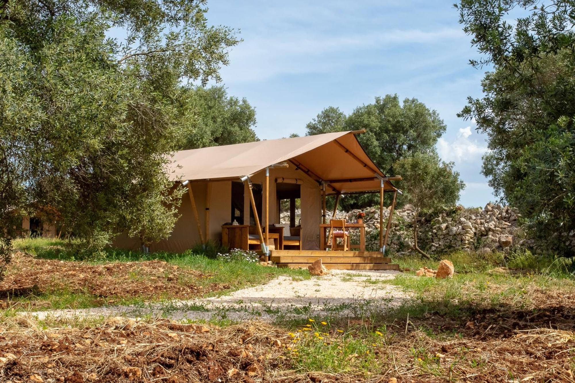 Domus Olea Glamping Hotel Ceglie Messapica Luaran gambar