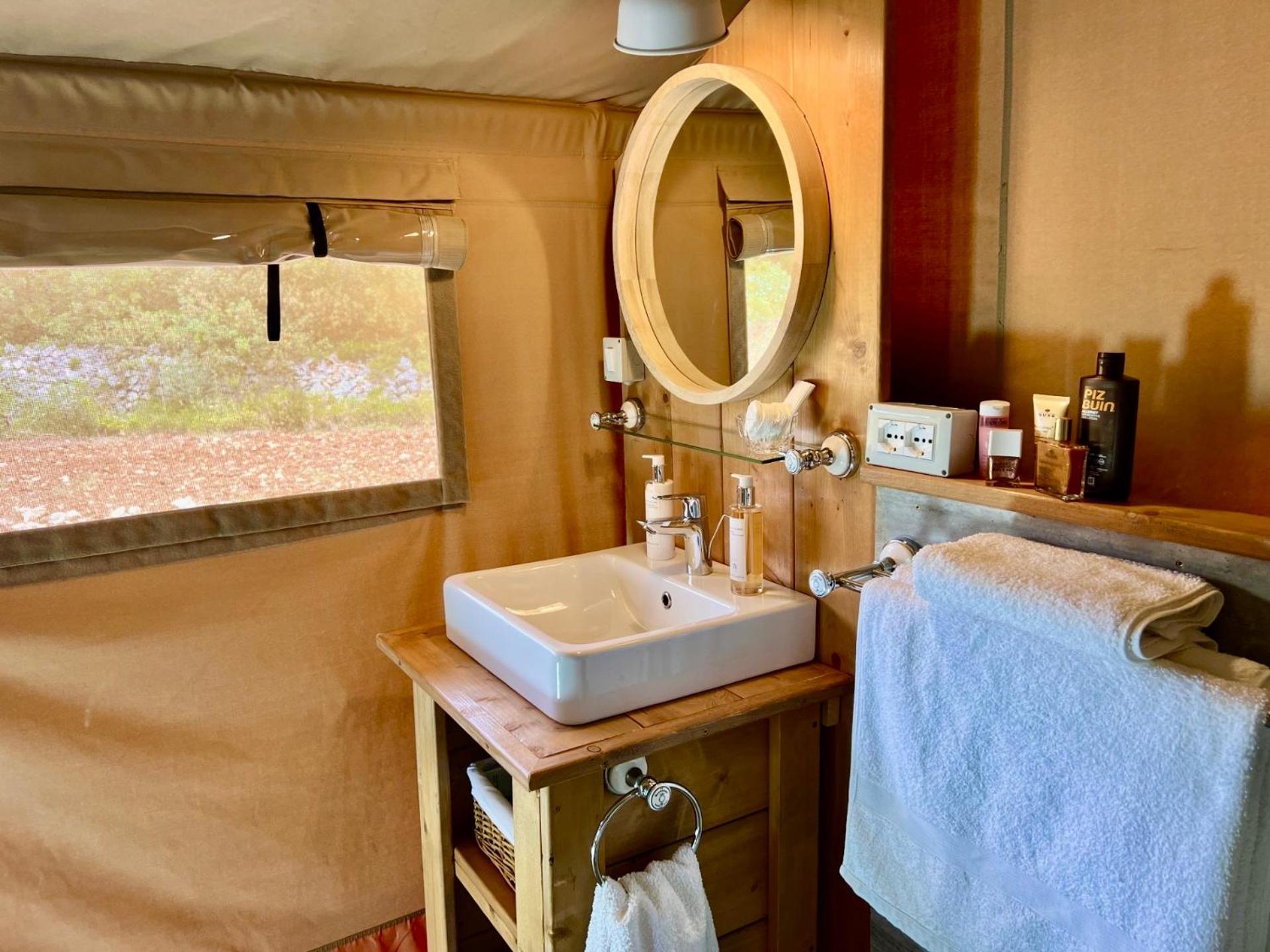 Domus Olea Glamping Hotel Ceglie Messapica Luaran gambar