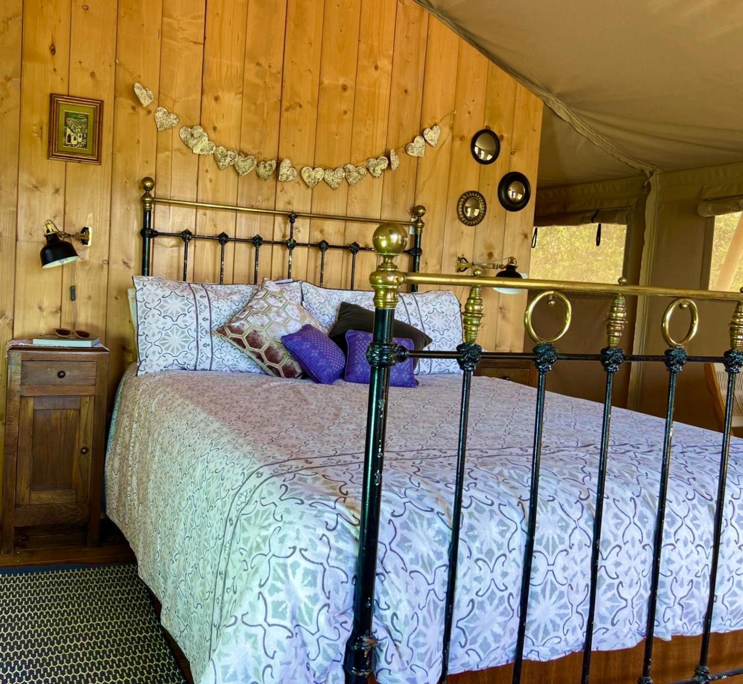 Domus Olea Glamping Hotel Ceglie Messapica Luaran gambar